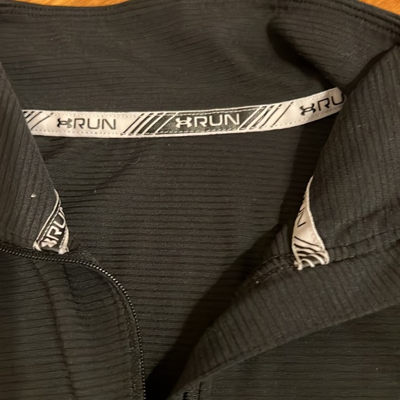 Under Armour pullover shirt - Picture 5 of 8